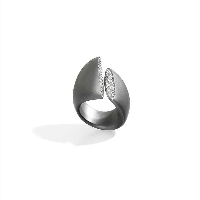 anello eclisse titanio e diamanti